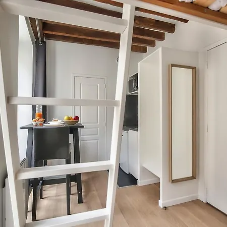 Cosy Mezzanine In The Heart Of Διαμέρισμα